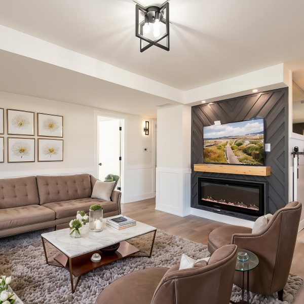 DSC_0122 - Living Room - Luxury - 26